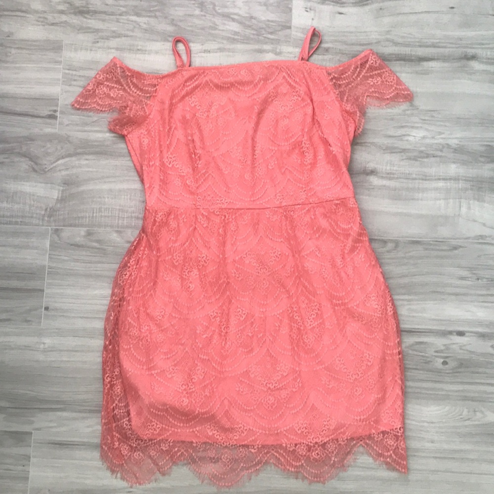 Pinky Off-the-shoulder Lace Dress
